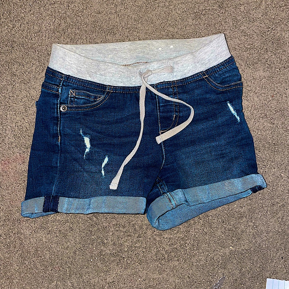 These jean shorts are super convenient because they have an elastic waist!!